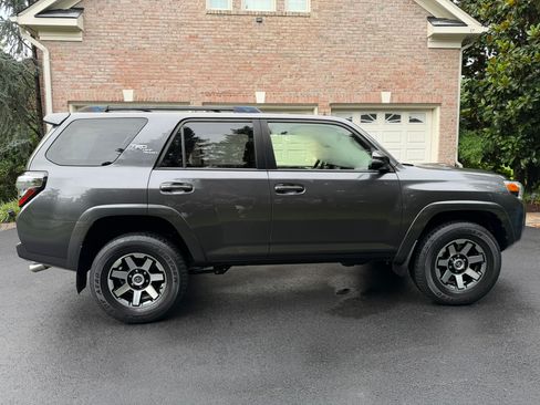 Used 2020 Toyota 4Runner TRD Off-Road Premium w/ Moonroof Package AWD/4WD image 6