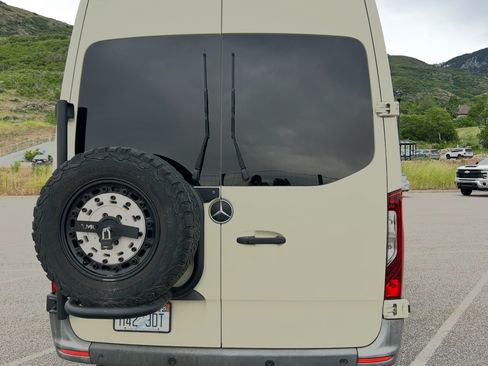 Used 2021 Mercedes-Benz Sprinter 2500 image 21