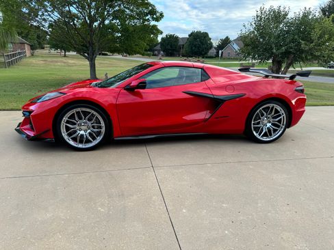 Used 2024 Chevrolet Corvette Z06 w/ Z07 Performance Package image 1