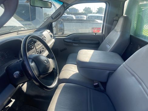 Used 2005 Ford F250 XL image 5