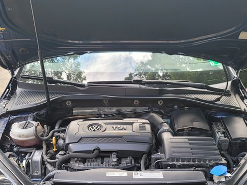 Used 2016 Volkswagen Golf S image 16