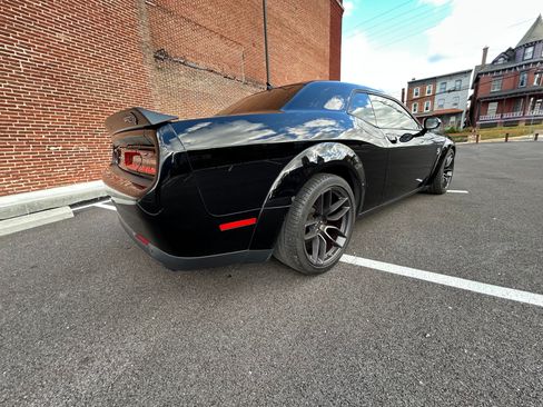Used 2018 Dodge Challenger SRT Hellcat image 12