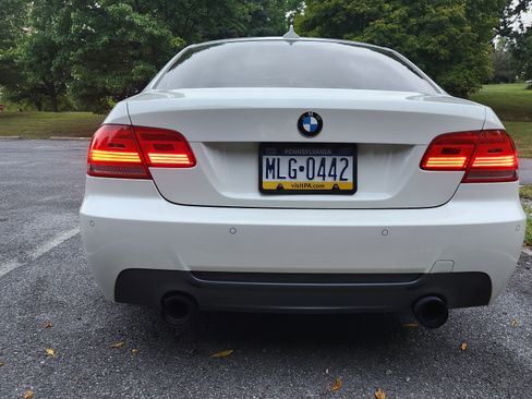 Used 2010 BMW 335i xDrive Coupe image 10