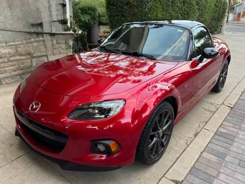 Used 2015 MAZDA MX-5 Miata 25th Anniversary Edition w/ Appearance Package image 2