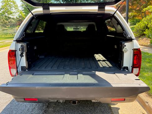 Used 2017 Honda Ridgeline RTL image 9