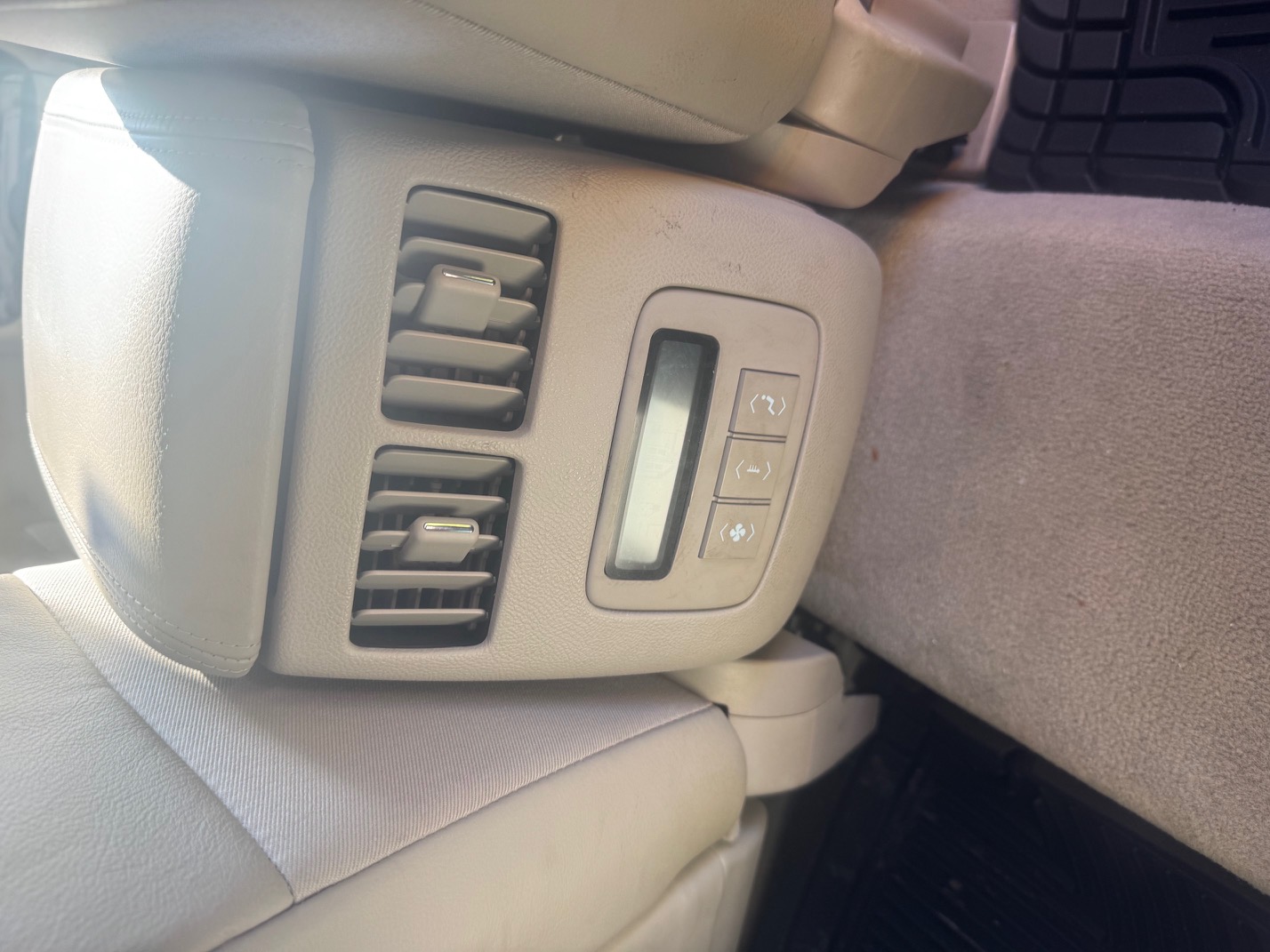 Used 2011 Cadillac DTS Premium w/ Driver Awareness Package FWD image 13