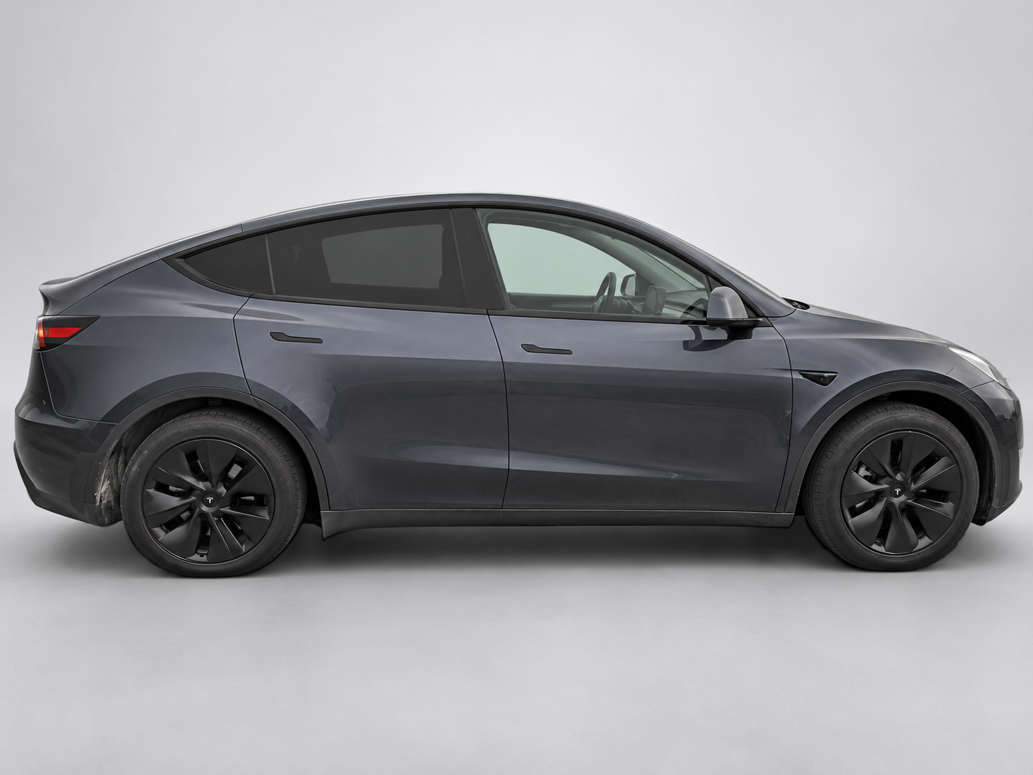 Used 2025 Tesla Model Y Long Range AWD/4WD image 2