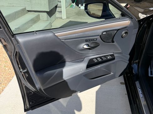 Used 2024 Lexus ES 350 F Sport w/ Accessory Package (Z1) FWD image 9