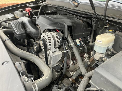 Used 2012 Chevrolet Avalanche LTZ image 12