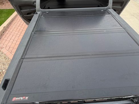 Used 2021 Chevrolet Colorado LT image 15