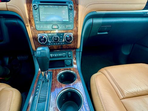 Used 2014 Chevrolet Traverse LTZ image 14