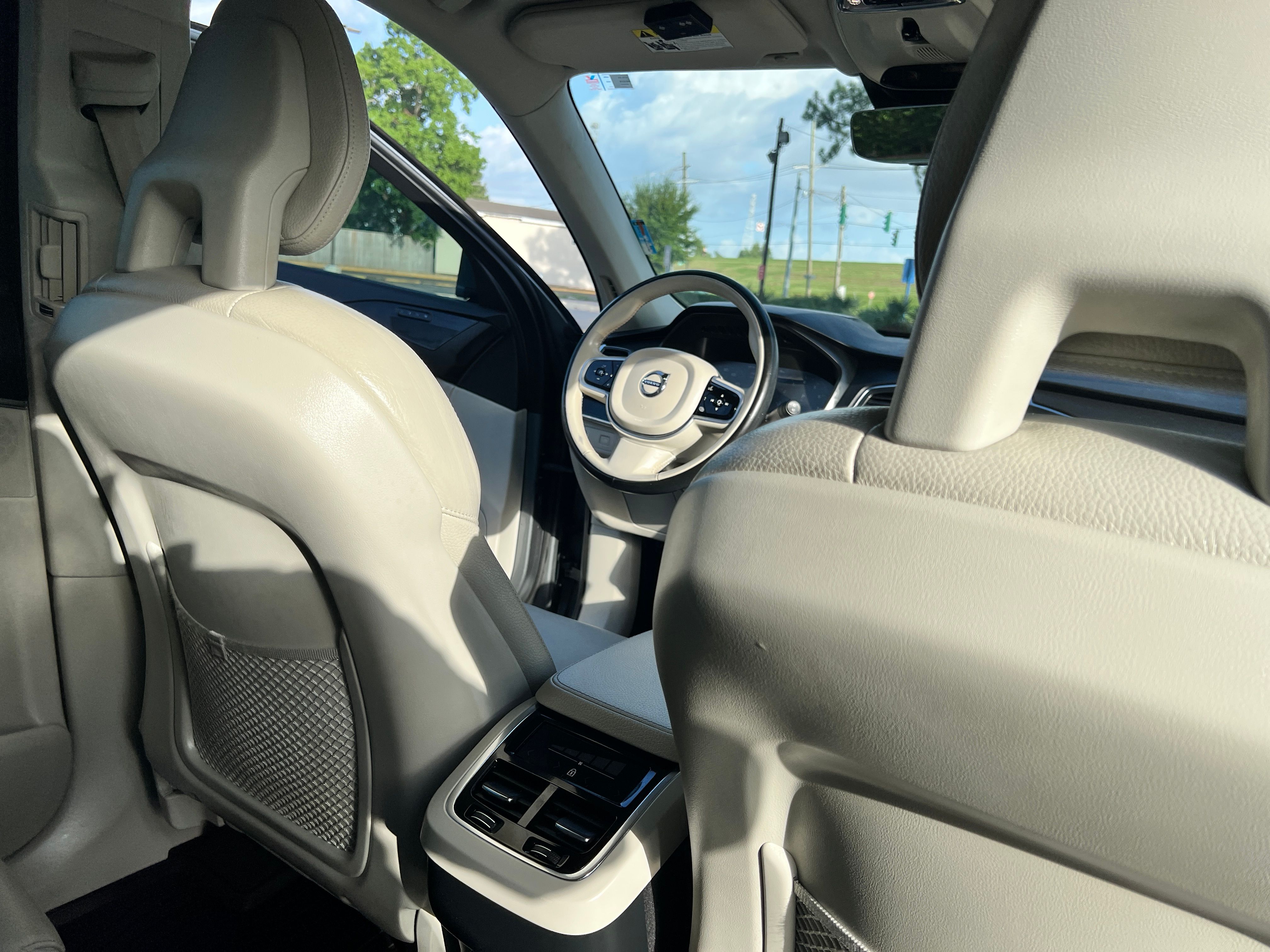Used 2020 Volvo XC90 T5 Momentum w/ Protection Package Premier FWD image 24