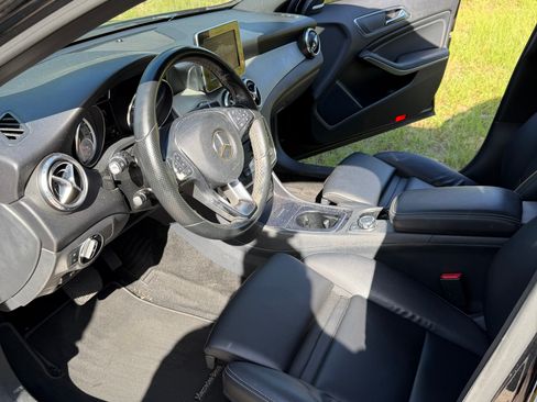 Used 2016 Mercedes-Benz GLA 250 image 9