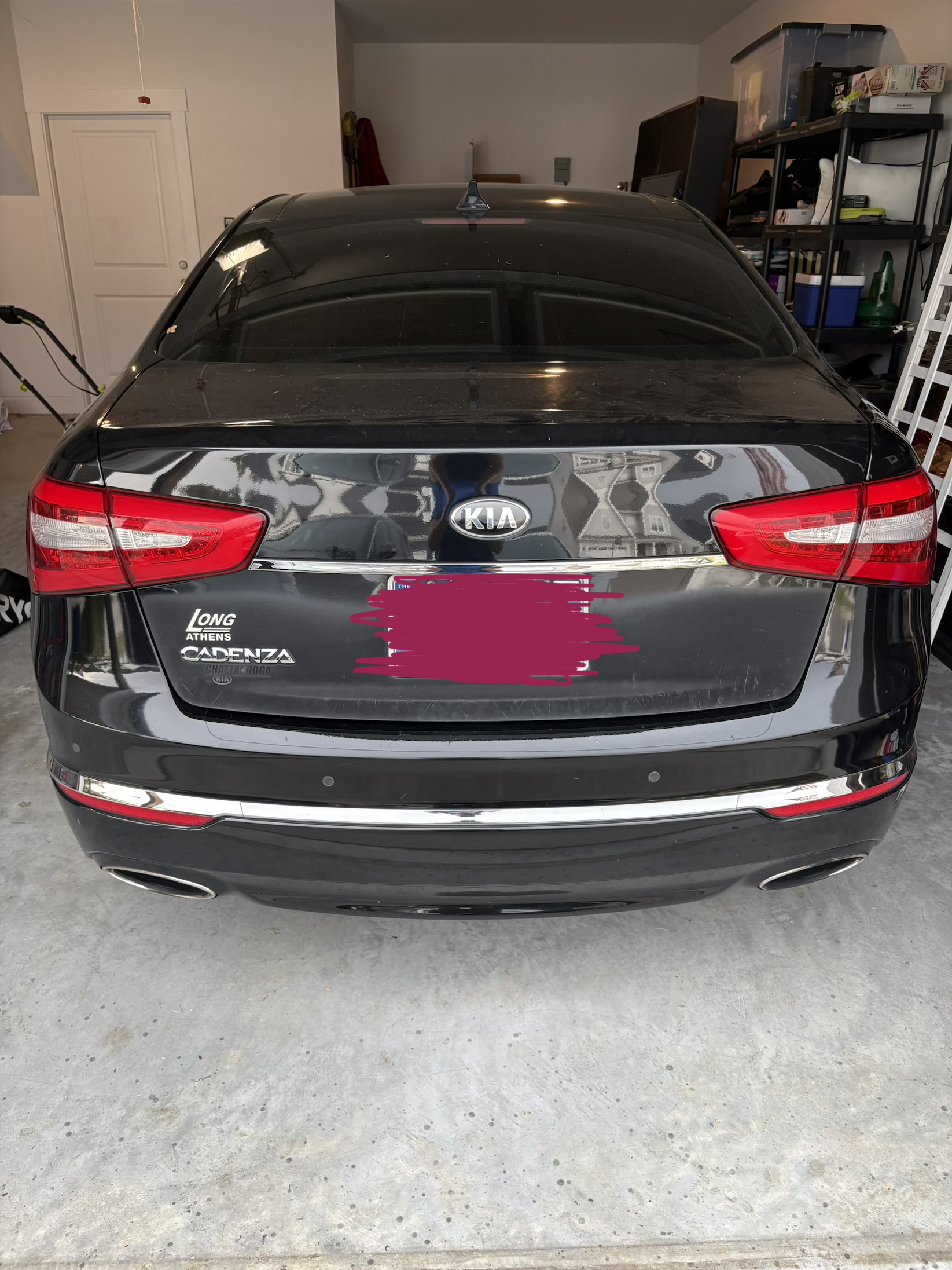 Used 2015 Kia Cadenza Premium w/ Technology Package FWD image 4