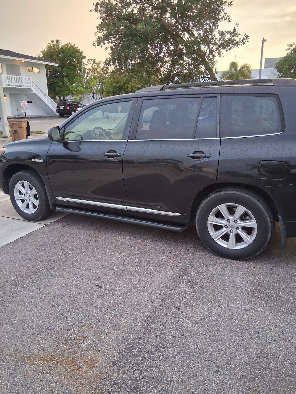 Used 2013 Toyota Highlander 4WD Hybrid image 1