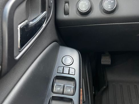 Used 2015 Chevrolet Suburban LTZ image 8