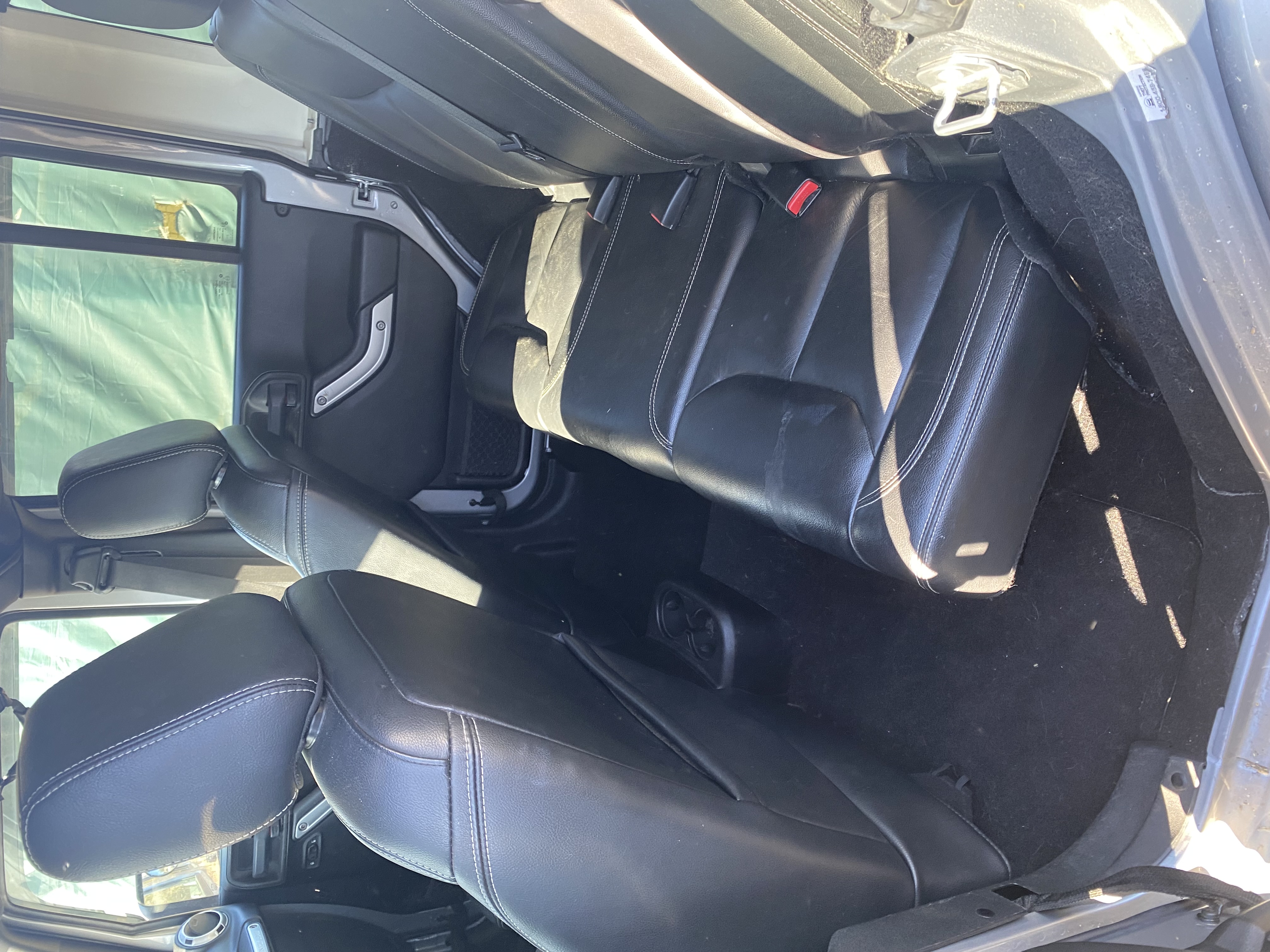 Used 2014 Jeep Wrangler Unlimited Sahara w/ Connectivity Group AWD/4WD image 6