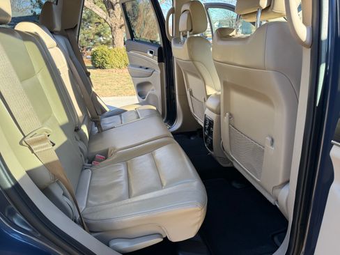 Used 2020 Jeep Grand Cherokee Limited image 10