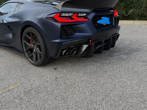 Used 2022 Chevrolet Corvette Stingray Preferred Cpe w/ Z51 Performance Package RWD image 2