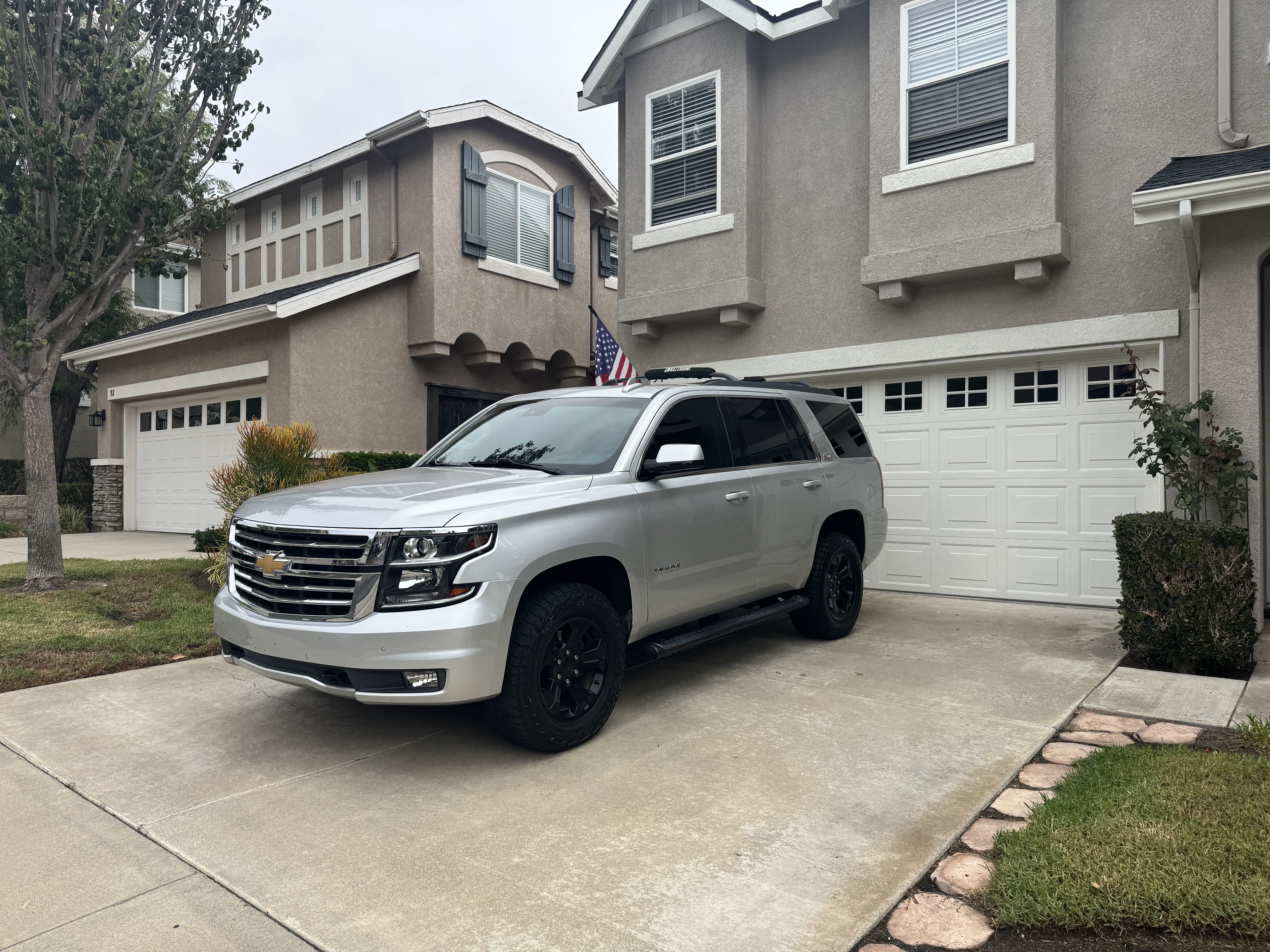 Used 2019 Chevrolet Tahoe LT AWD/4WD image 2