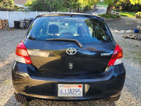 Used 2009 Toyota Yaris 2-Door Hatchback image 4