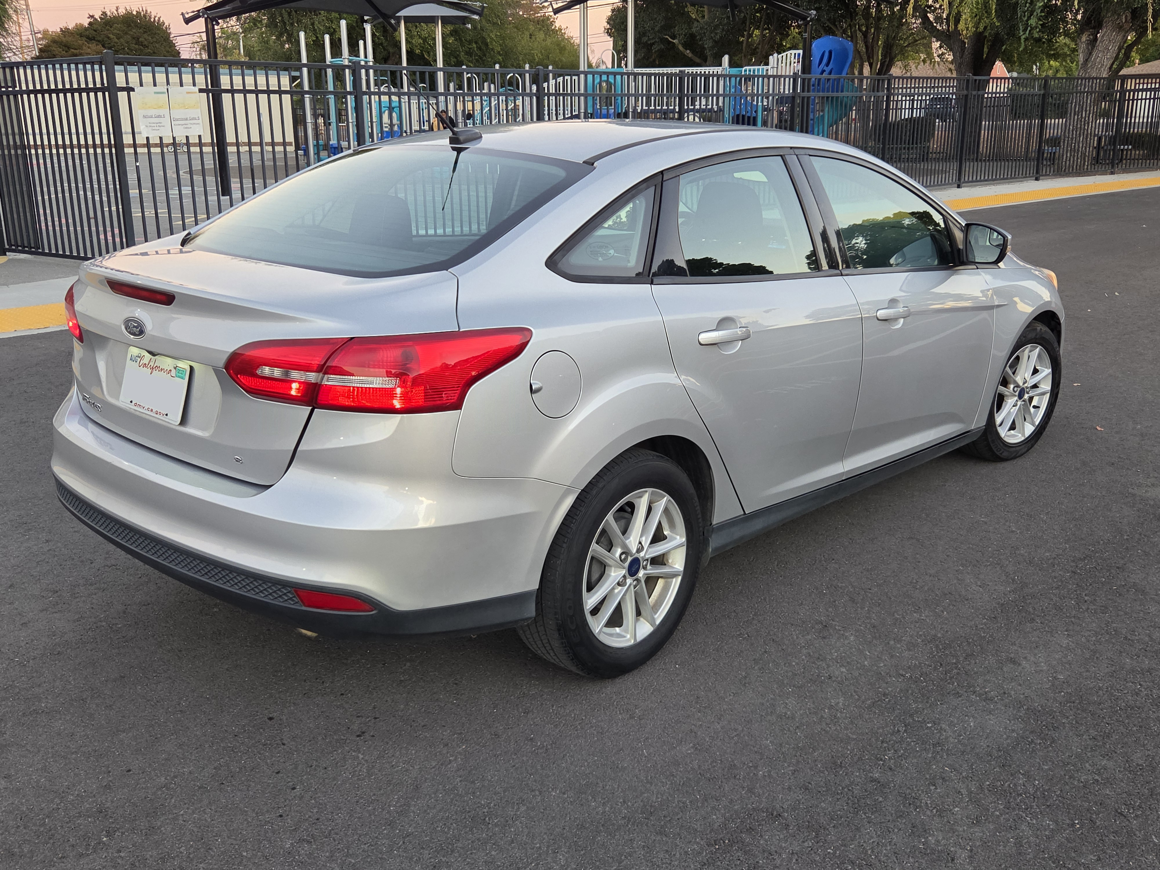 Used 2016 Ford Focus SE FWD image 13