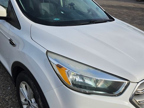 Used 2018 Ford Escape SE image 4