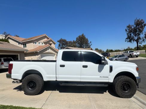 Used 2022 Ford F250 XLT AWD/4WD image 2