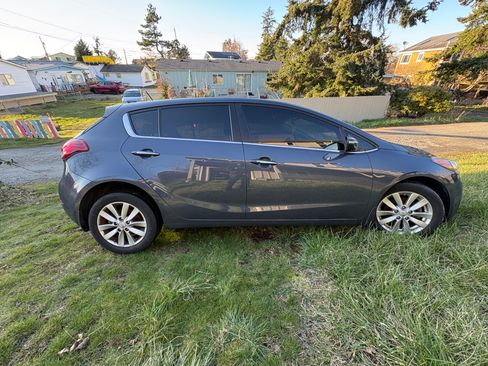 Used 2015 Kia Forte EX image 2