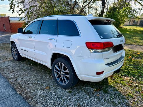 Used 2017 Jeep Grand Cherokee Overland AWD/4WD image 8
