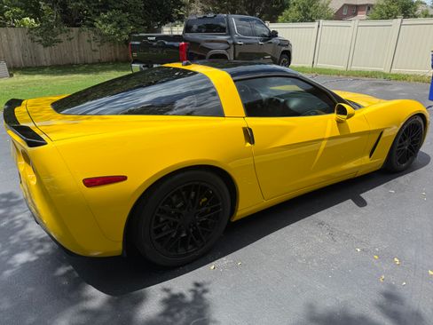 Used 2005 Chevrolet Corvette Coupe w/ Preferred Equipment Group image 5