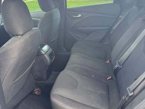 Used 2015 Dodge Dart SXT FWD image 9