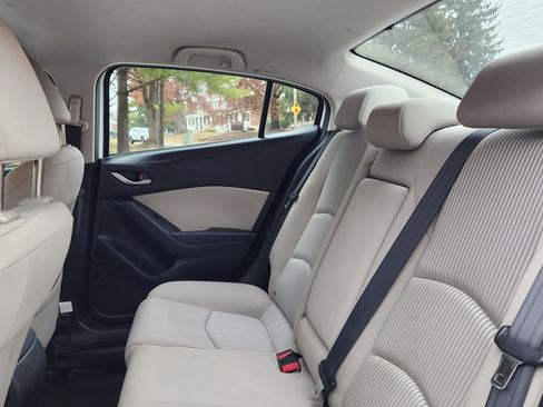 Used 2016 MAZDA MAZDA3 i Sport w/ Preferred Equipment Package image 16