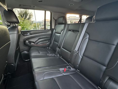 Used 2018 GMC Yukon XL SLT w/ Premium Edition AWD/4WD image 12
