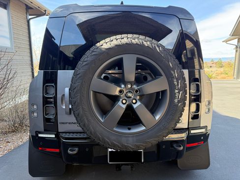 Used 2022 Land Rover Defender 110 X-Dynamic HSE image 9