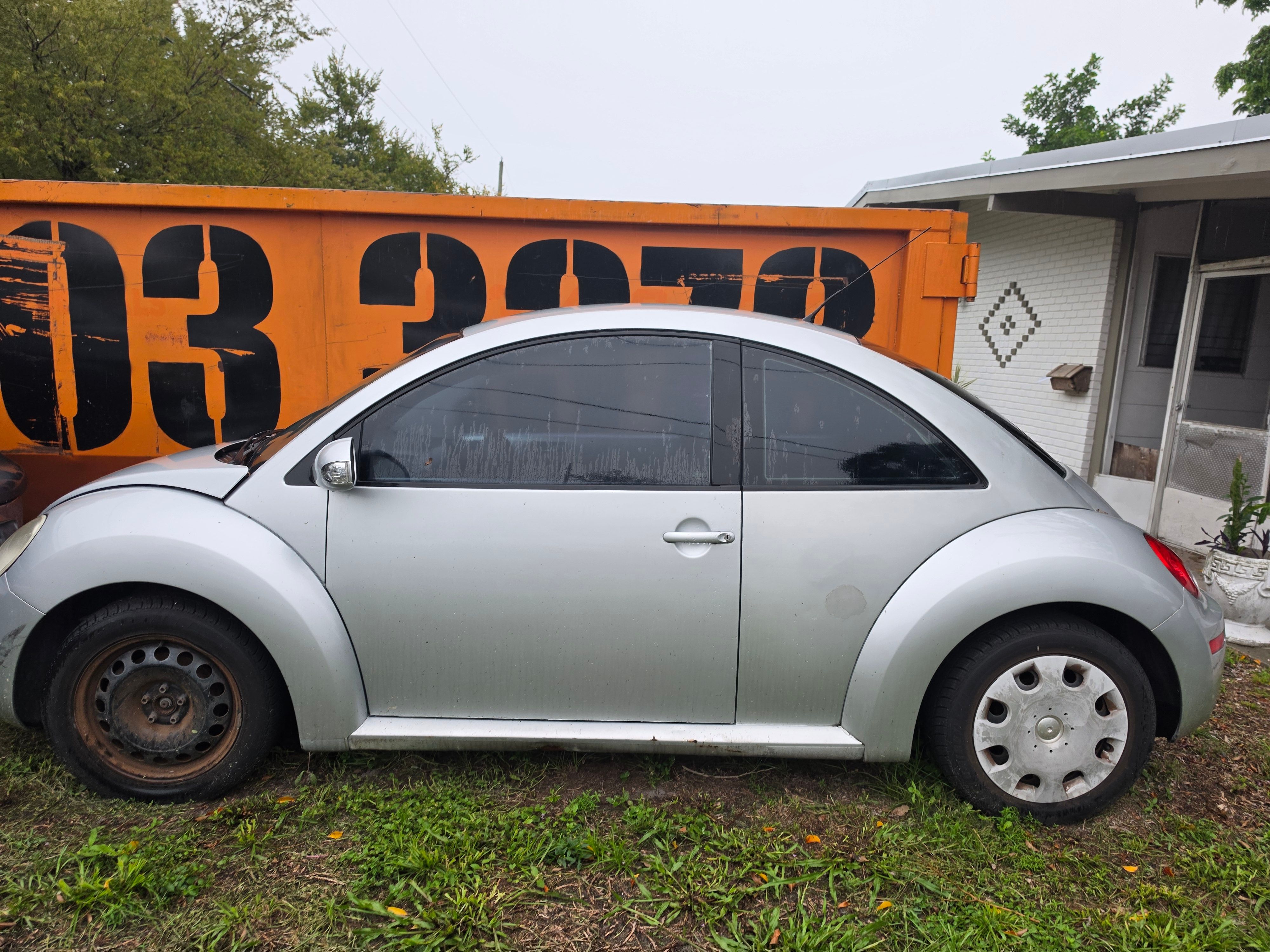 Used 2007 Volkswagen Beetle Coupe w/ Year End Package FWD image 3