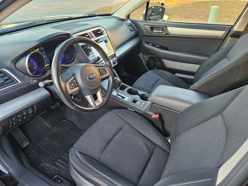 Used 2017 Subaru Outback 2.5i Premium image 21