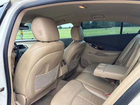 Used 2011 Buick LaCrosse CXL image 2
