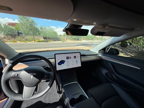 Used 2022 Tesla Model 3 Performance image 5