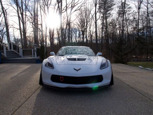 Used 2015 Chevrolet Corvette Z06 w/ Z07 Performance Package image 4