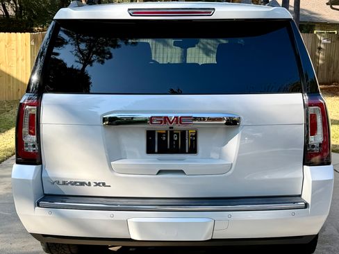 Used 2016 GMC Yukon XL Denali w/ Open Road Package image 6