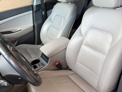Used 2018 Hyundai Tucson Value FWD image 14