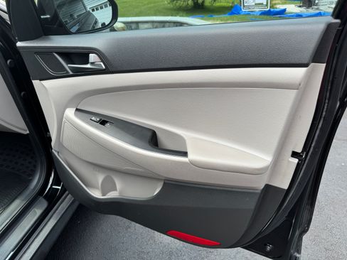 Used 2017 Hyundai Tucson SE w/ Cargo Package FWD image 20
