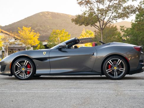 Used 2020 Ferrari Portofino Convertible 2D image 1