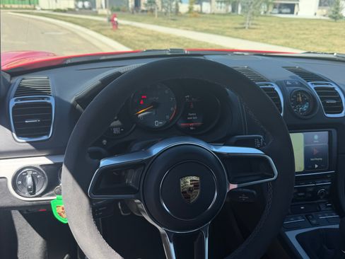 Used 2016 Porsche Cayman GT4 image 15