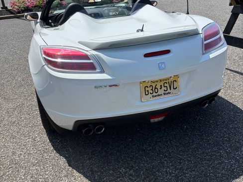 Used 2007 Saturn Sky w/ Premium Trim Pkg RWD image 6