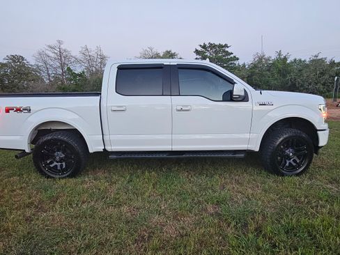 Used 2018 Ford F150 Lariat w/ Equipment Group 502A Luxury AWD/4WD image 4