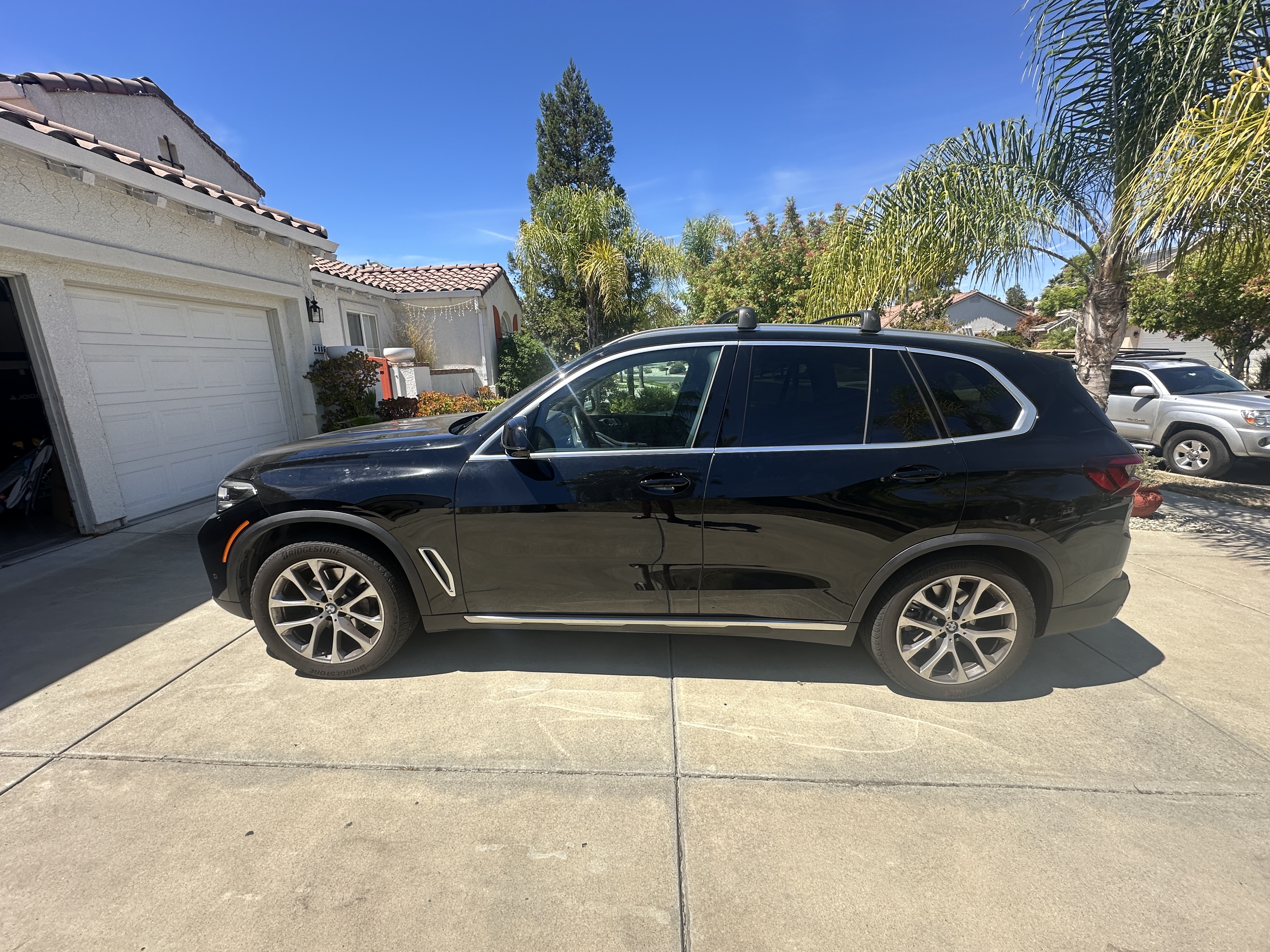 Used 2023 BMW X5 xDrive40i w/ Premium Package AWD/4WD image 2