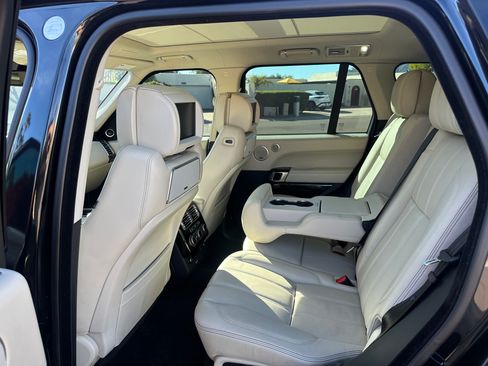 Used 2016 Land Rover Range Rover Autobiography image 14