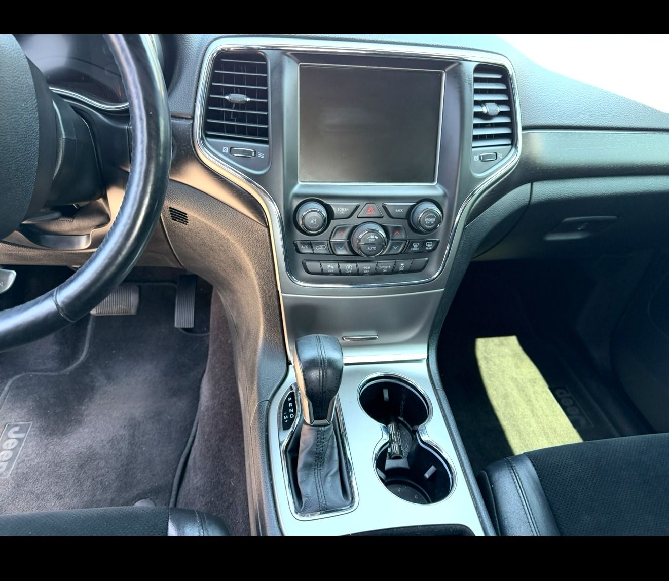 Used 2017 Jeep Grand Cherokee Altitude RWD image 6